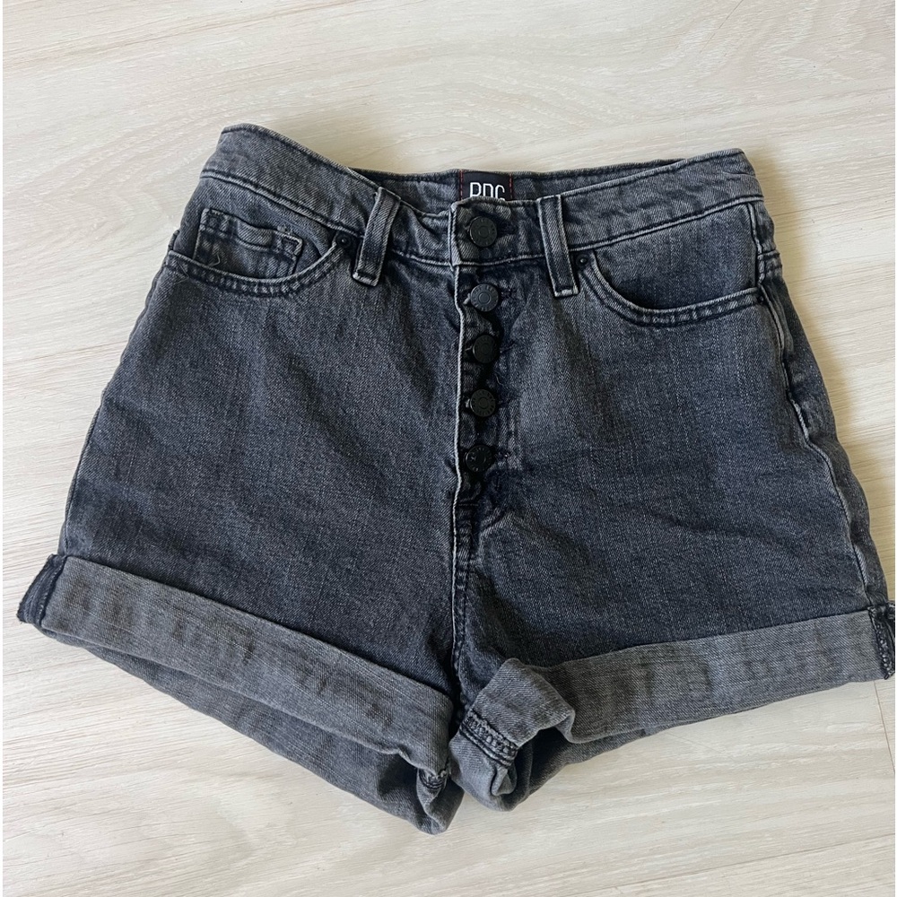 🖤 BDG black jean shorts 🖤